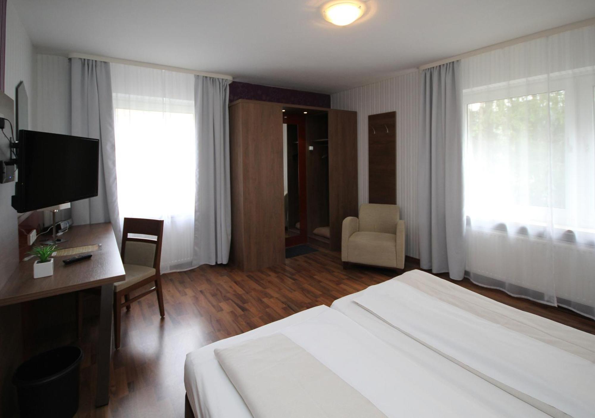 Hotel Berghof Wasserkuppe & Gaestehaus Fuldaquelle Gersfeld Ngoại thất bức ảnh