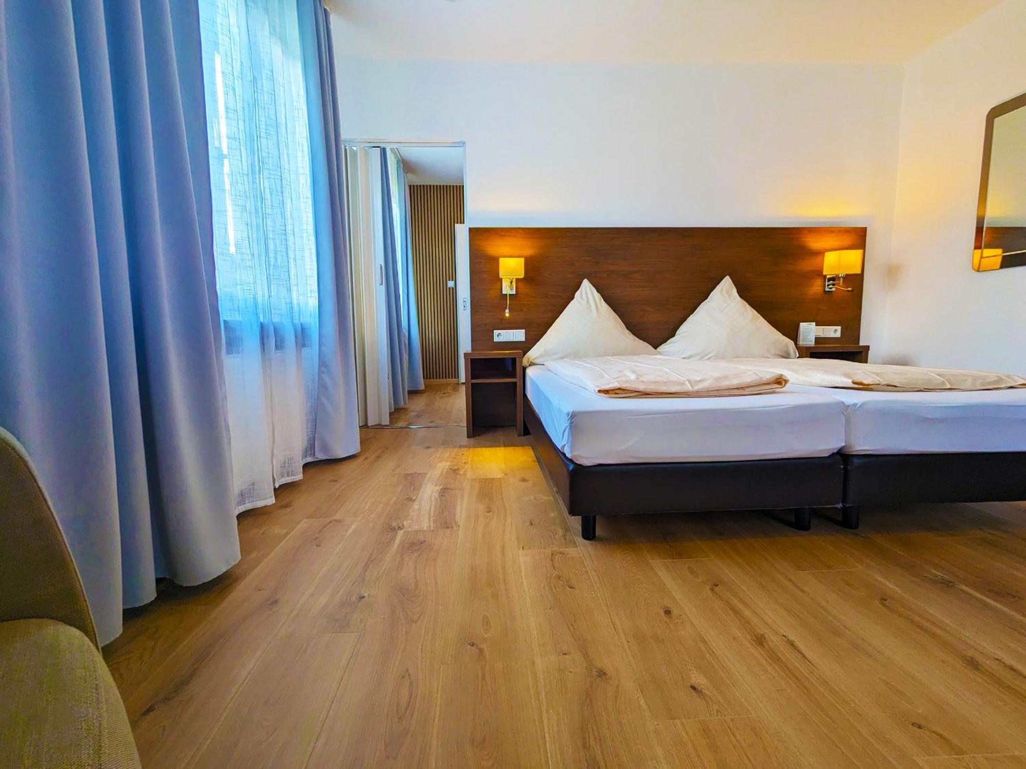 Hotel Berghof Wasserkuppe & Gaestehaus Fuldaquelle Gersfeld Phòng bức ảnh