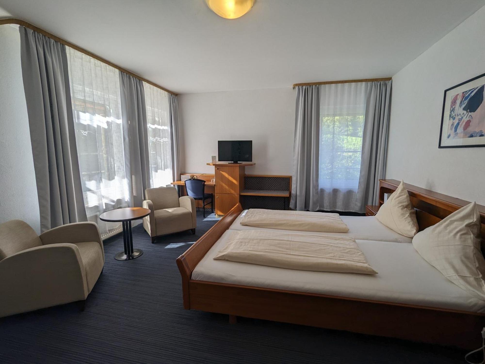 Hotel Berghof Wasserkuppe & Gaestehaus Fuldaquelle Gersfeld Phòng bức ảnh