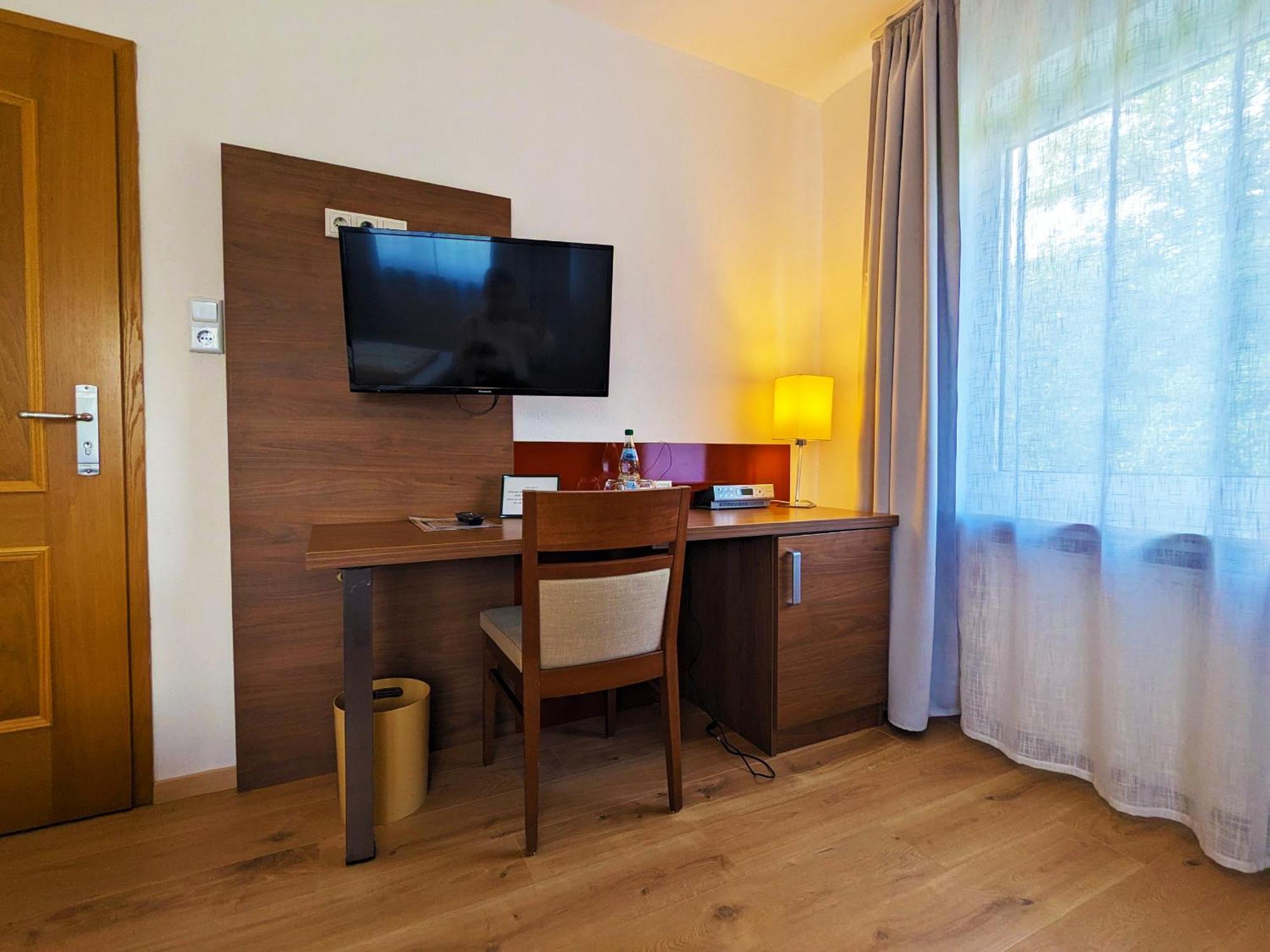 Hotel Berghof Wasserkuppe & Gaestehaus Fuldaquelle Gersfeld Ngoại thất bức ảnh