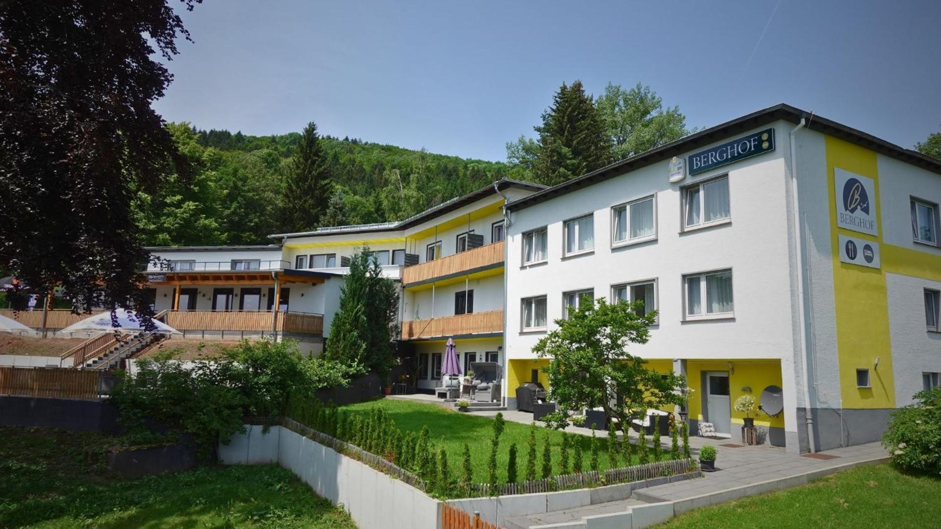 Hotel Berghof Wasserkuppe & Gaestehaus Fuldaquelle Gersfeld Ngoại thất bức ảnh
