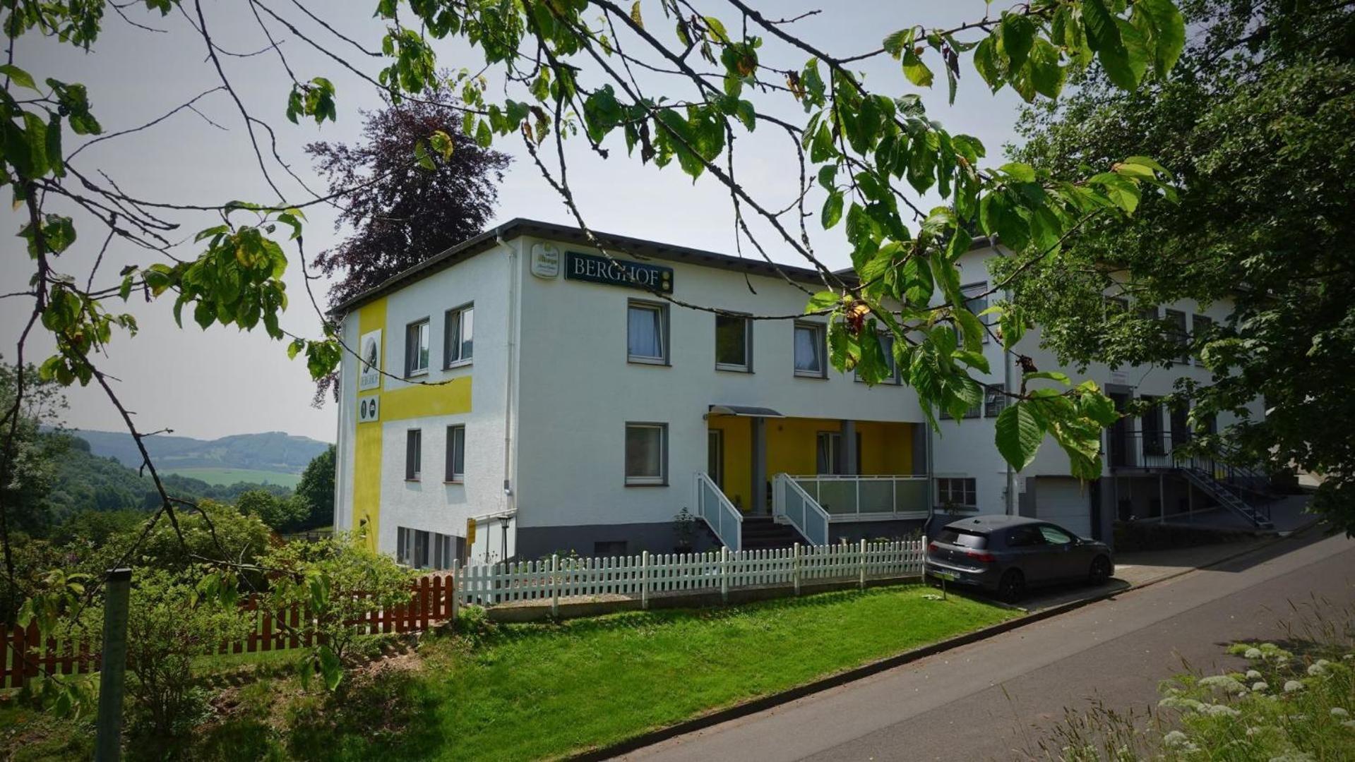 Hotel Berghof Wasserkuppe & Gaestehaus Fuldaquelle Gersfeld Ngoại thất bức ảnh