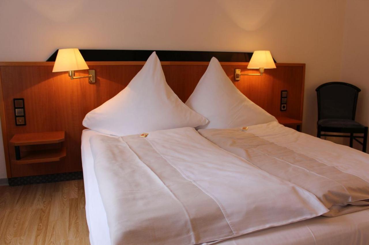 Hotel Berghof Wasserkuppe & Gaestehaus Fuldaquelle Gersfeld Phòng bức ảnh