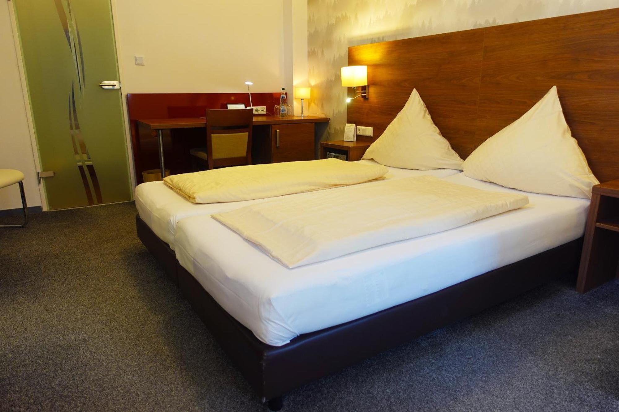 Hotel Berghof Wasserkuppe & Gaestehaus Fuldaquelle Gersfeld Ngoại thất bức ảnh