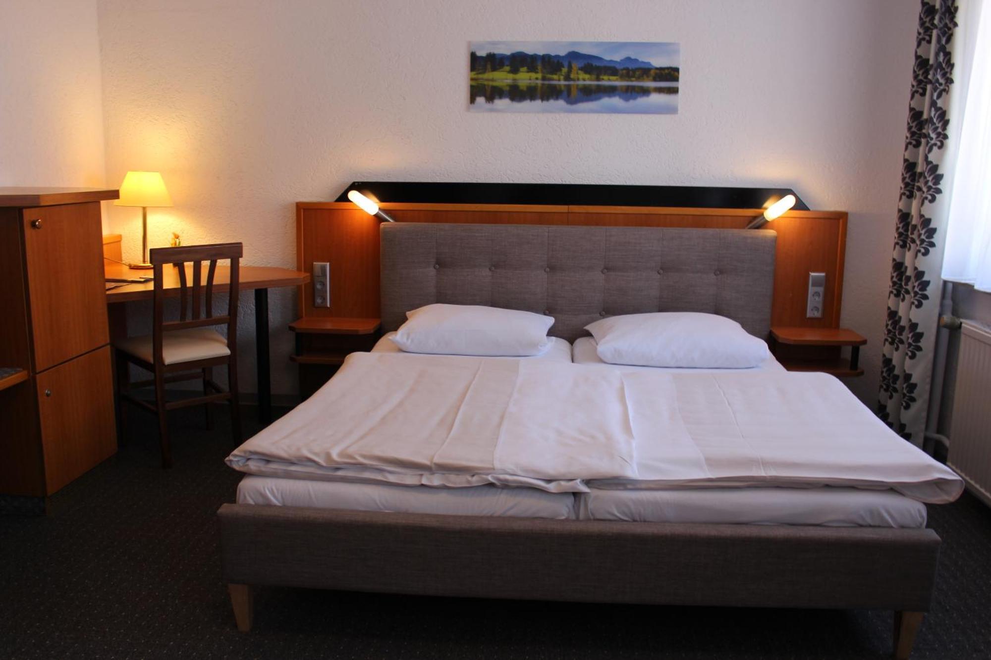Hotel Berghof Wasserkuppe & Gaestehaus Fuldaquelle Gersfeld Phòng bức ảnh