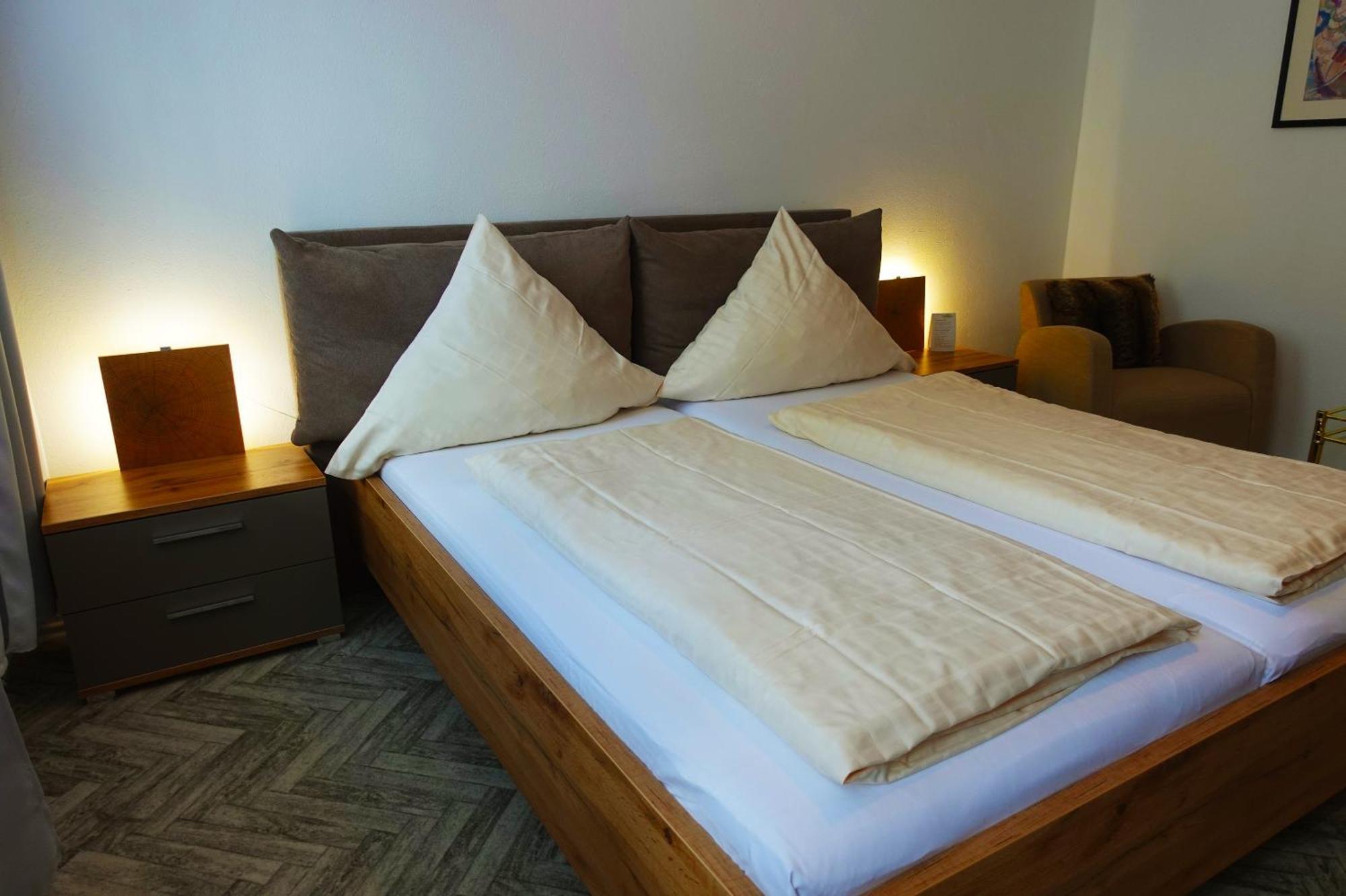 Hotel Berghof Wasserkuppe & Gaestehaus Fuldaquelle Gersfeld Phòng bức ảnh