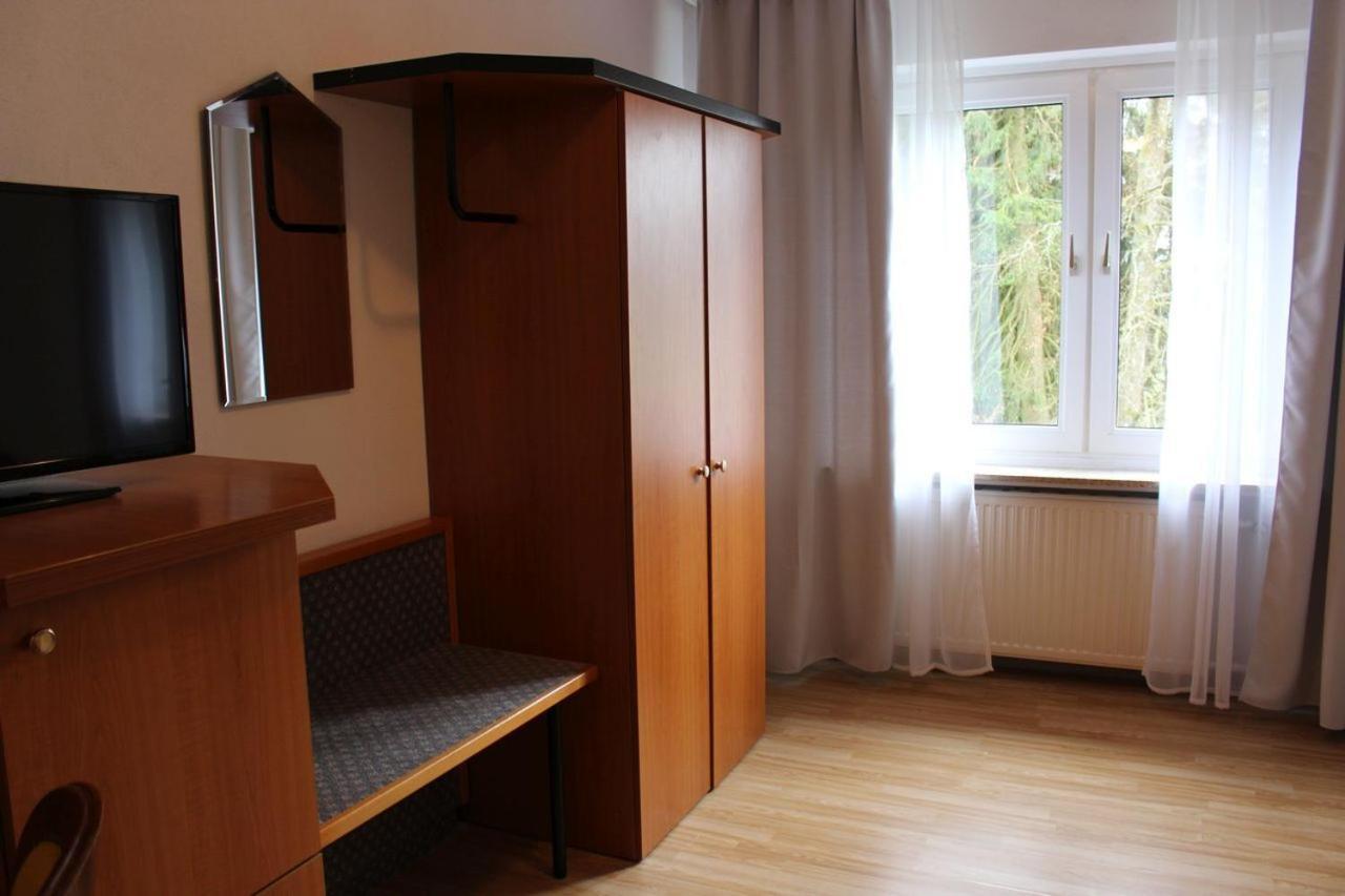 Hotel Berghof Wasserkuppe & Gaestehaus Fuldaquelle Gersfeld Phòng bức ảnh