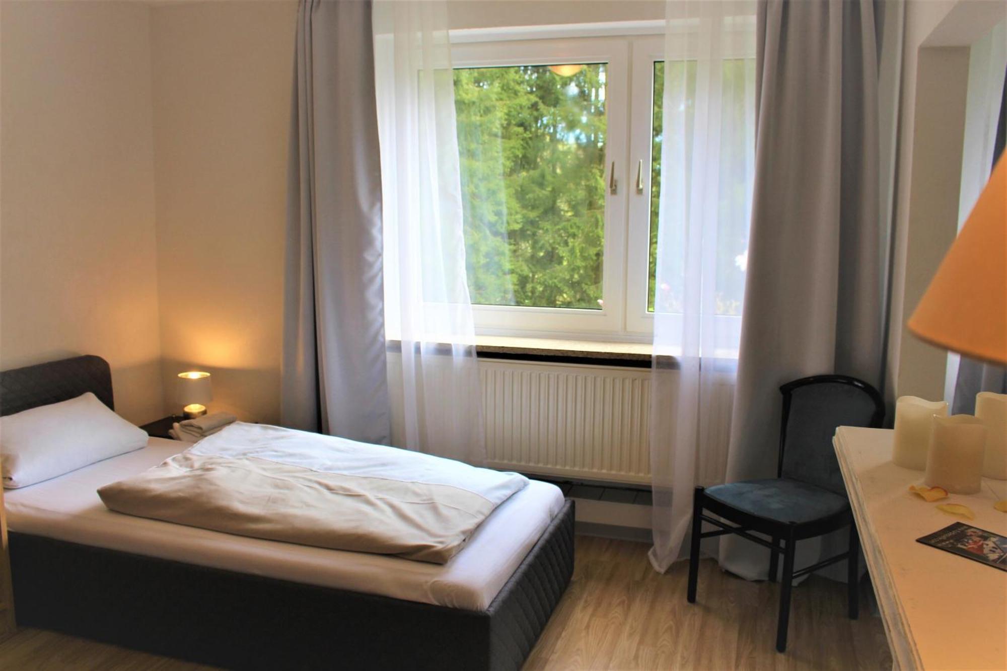 Hotel Berghof Wasserkuppe & Gaestehaus Fuldaquelle Gersfeld Phòng bức ảnh