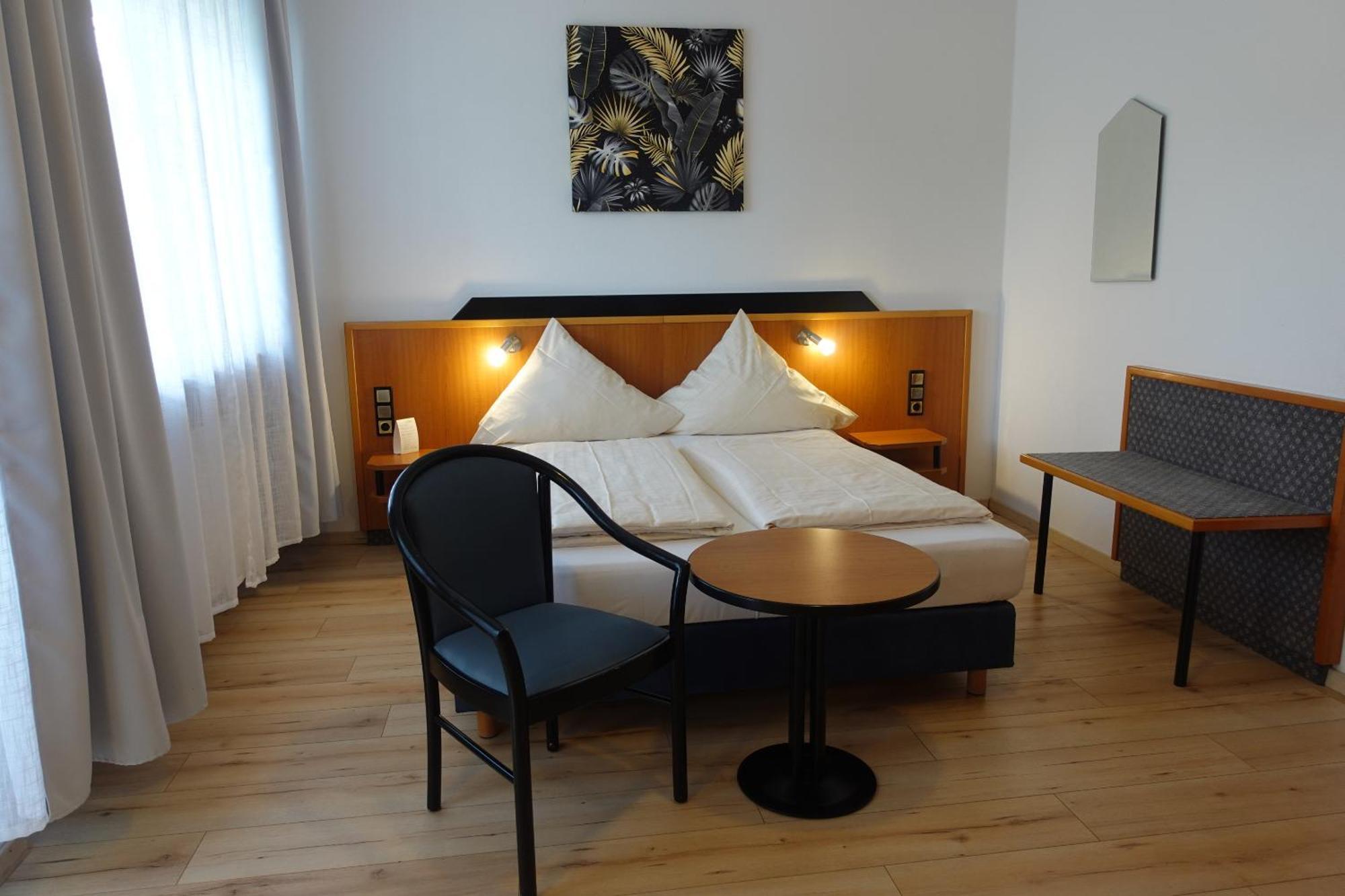 Hotel Berghof Wasserkuppe & Gaestehaus Fuldaquelle Gersfeld Phòng bức ảnh